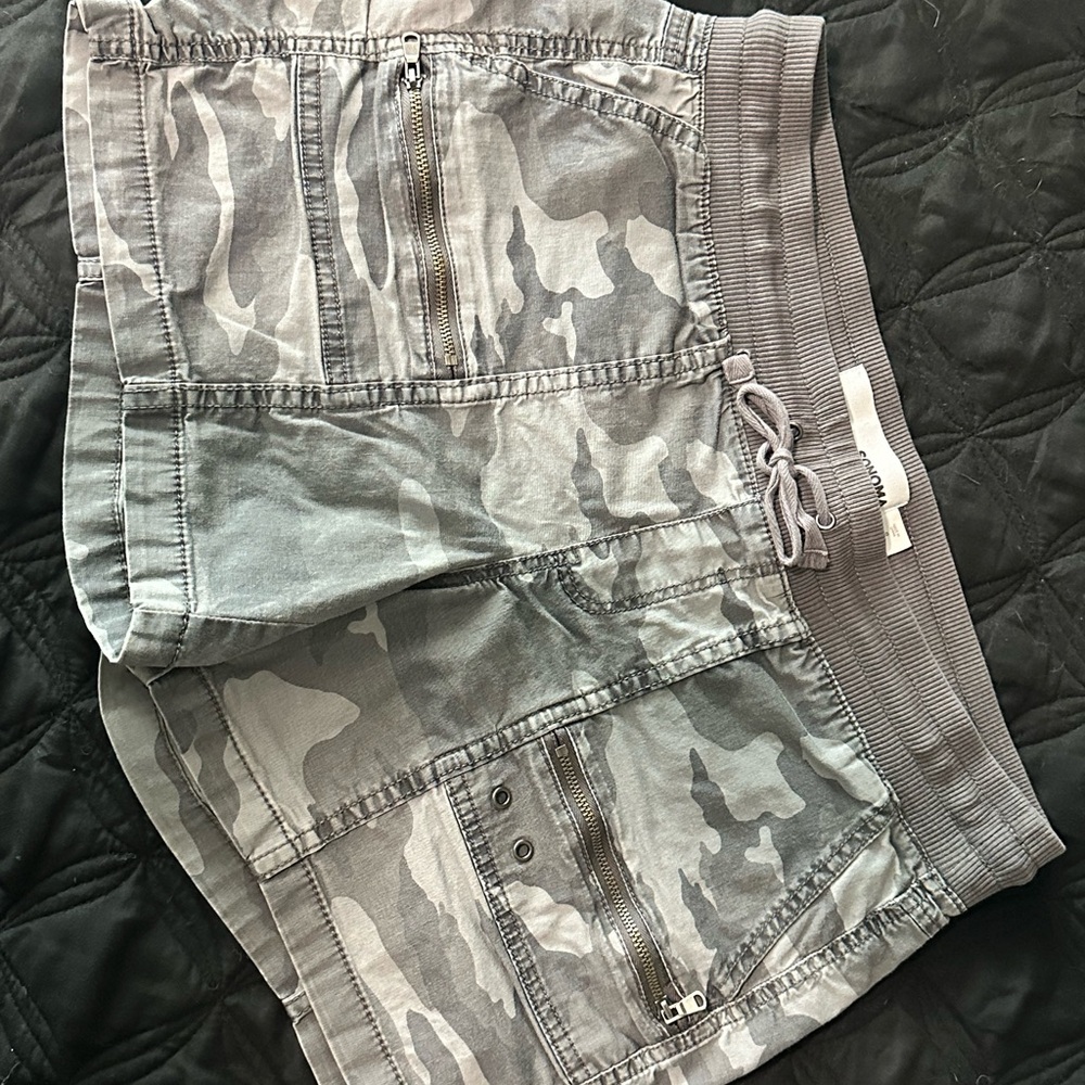SONOMA camouflage shorts, size 8